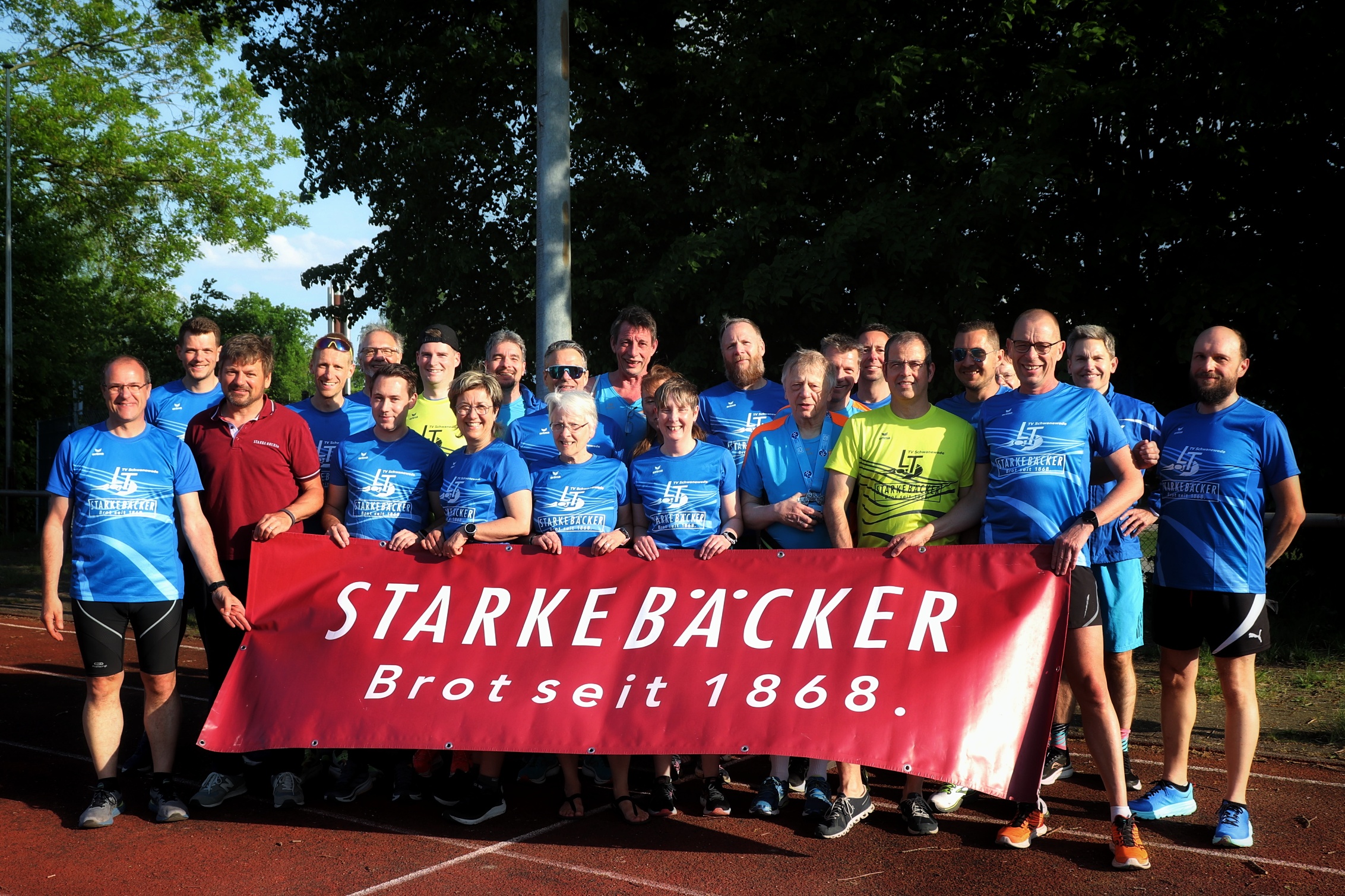 neue Trikots von Starke B&auml;cker